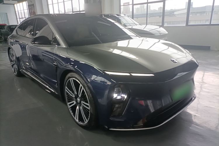 Used Nio ET9 2025 100kWh Signature Edition Front Right 45 Deg