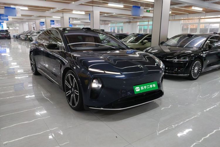 Used Nio ET9 2025 100kWh Signature Edition Front Right 45 Deg