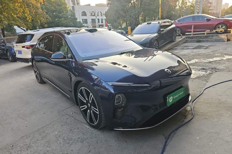 Used Nio ET9 2025 100kWh Signature Edition Front Right 45 Deg