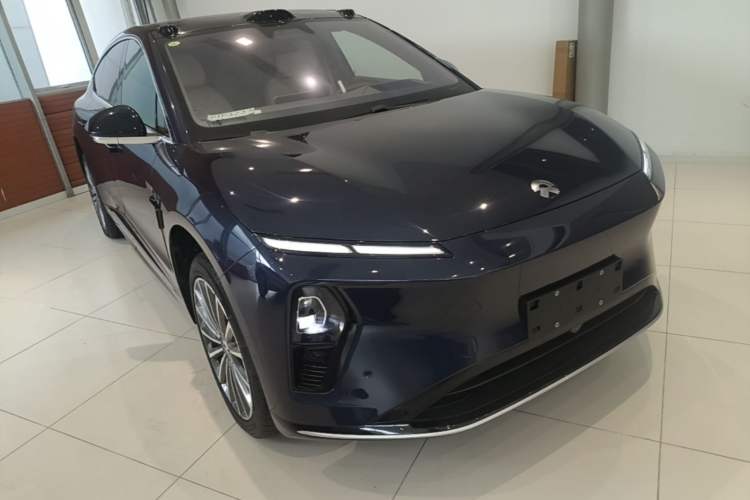 Used Nio ET9 2025 100 kWh Front Right 45 Deg