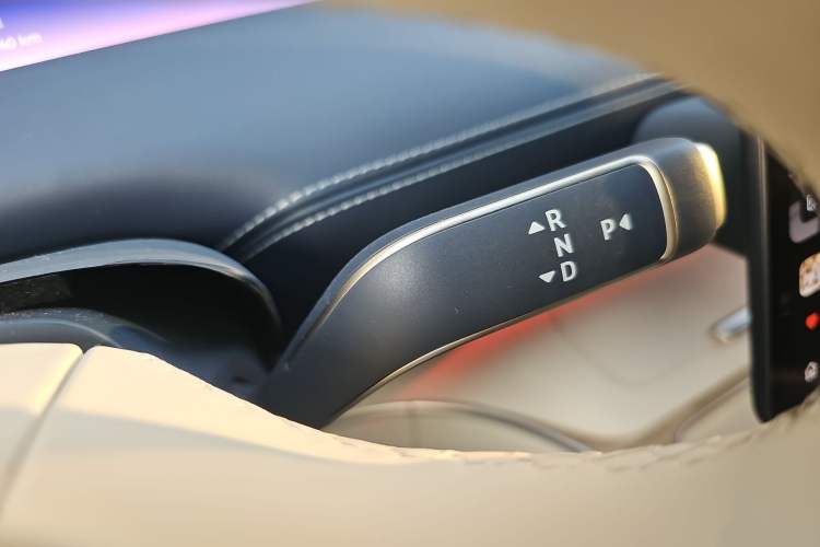 Used Nio ET9 2025 100kWh Signature Edition Gear Lever