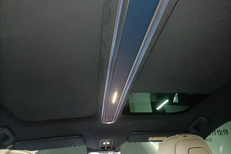 Used Nio ET9 2025 100kWh Signature Edition Headliner