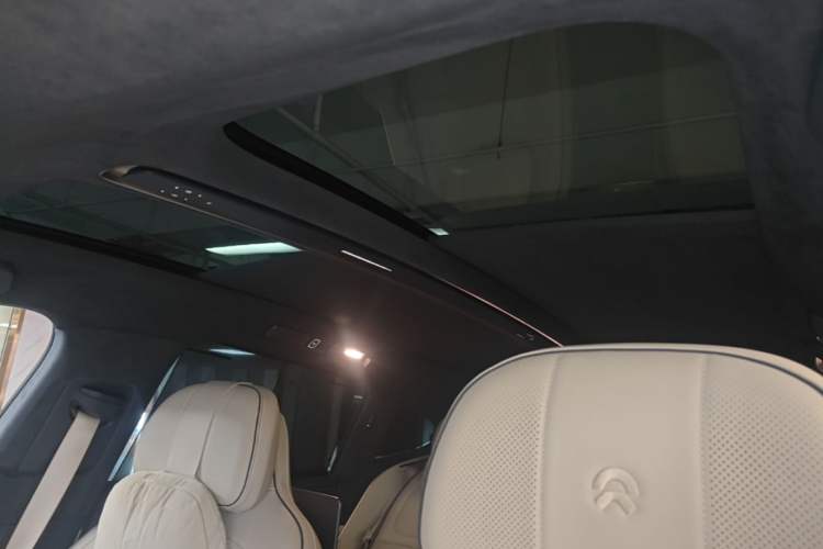 Used Nio ET9 2025 100kWh Signature Edition Headliner