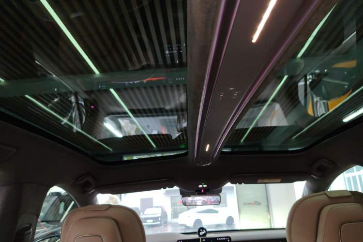 Used Nio ET9 2025 100kWh Signature Edition Headliner