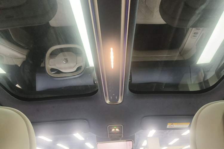 Used Nio ET9 2025 100kWh Signature Edition Headliner