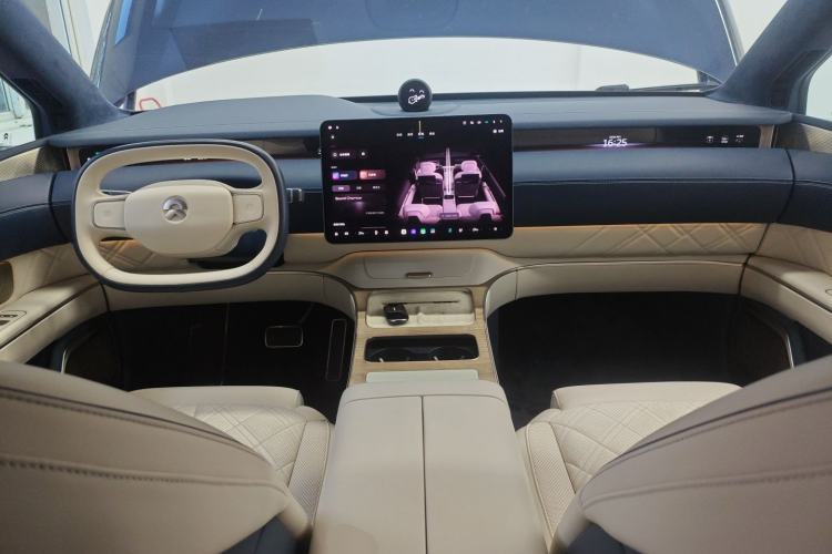Used Nio ET9 2025 100kWh Signature Edition Interior 2