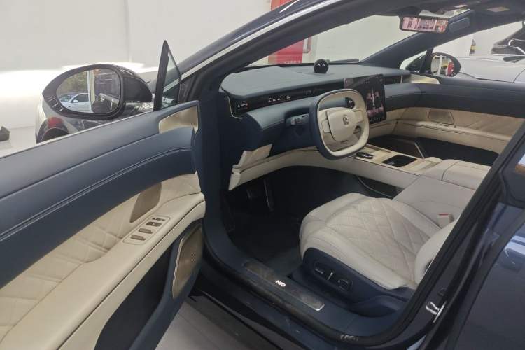 Used Nio ET9 2025 100kWh Signature Edition Interior 3