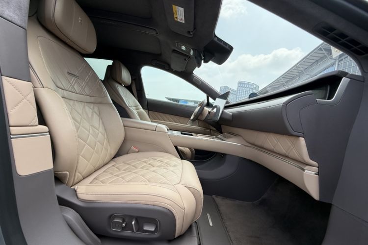 Used Nio ET9 2025 100kWh Signature Edition Interior 3