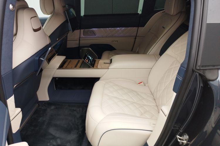 Used Nio ET9 2025 100kWh Signature Edition Interior 4