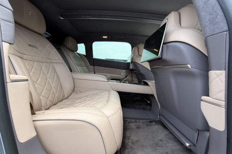 Used Nio ET9 2025 100kWh Signature Edition Interior 4