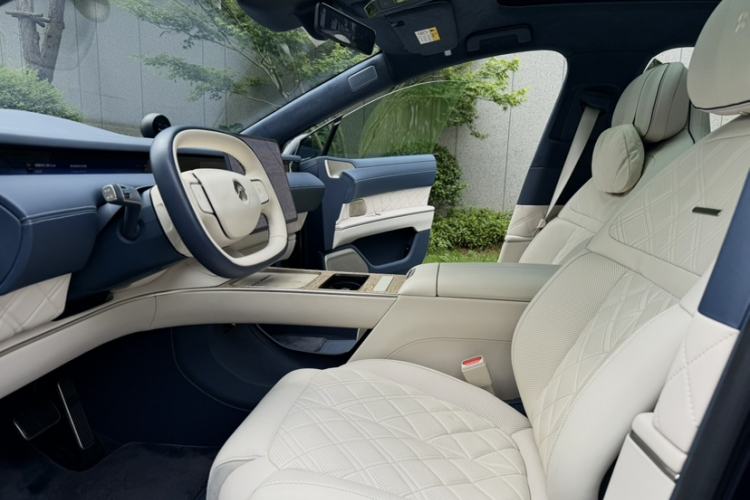 Used Nio ET9 2025 100kWh Signature Edition Interior 5