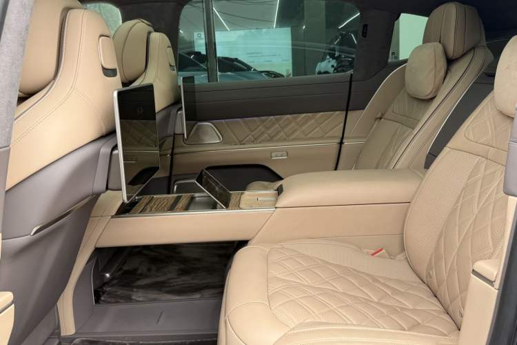 Used Nio ET9 2025 100kWh Signature Edition Interior 6
