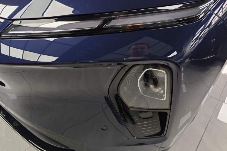 Used Nio ET9 2025 100kWh Signature Edition Left Front Headlight