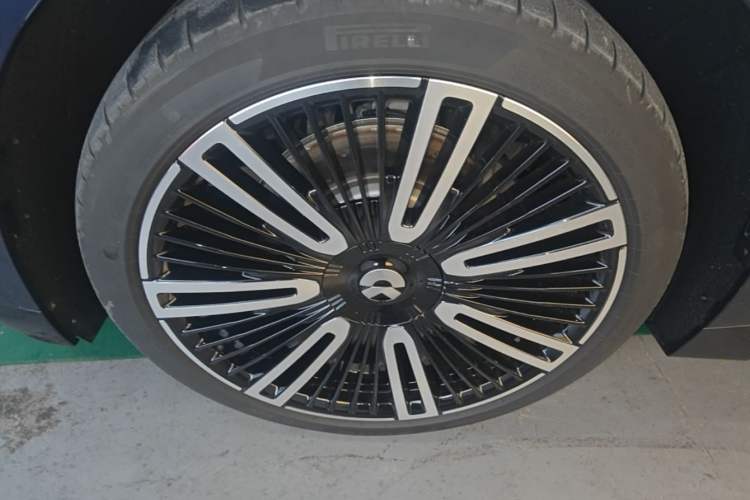 Used Nio ET9 2025 100kWh Signature Edition Left Front Wheel Hub