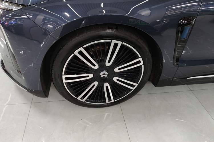 Used Nio ET9 2025 100kWh Signature Edition Left Front Wheel Hub