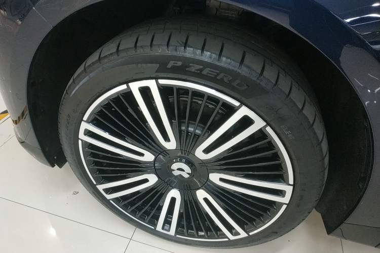 Used Nio ET9 2025 100kWh Signature Edition Left Front Wheel Hub