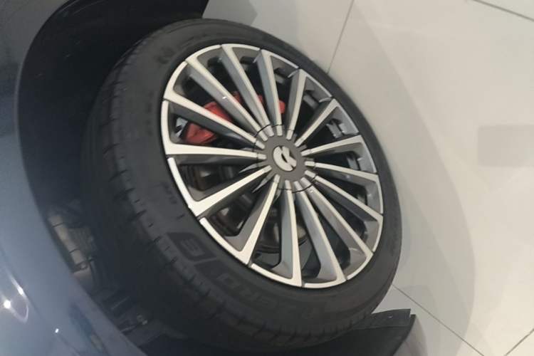 Used Nio ET9 2025 100 kWh Left Front Wheel Hub