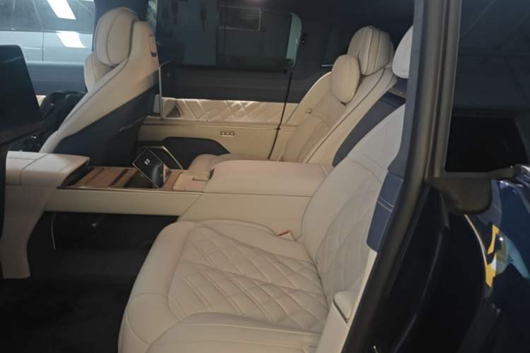 Used Nio ET9 2025 100kWh Signature Edition Left Rear Seat
