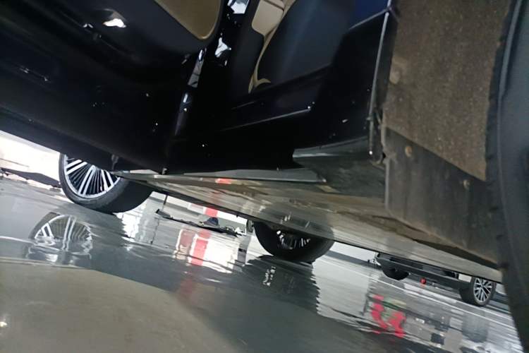 Used Nio ET9 2025 100kWh Signature Edition Left Side Sill