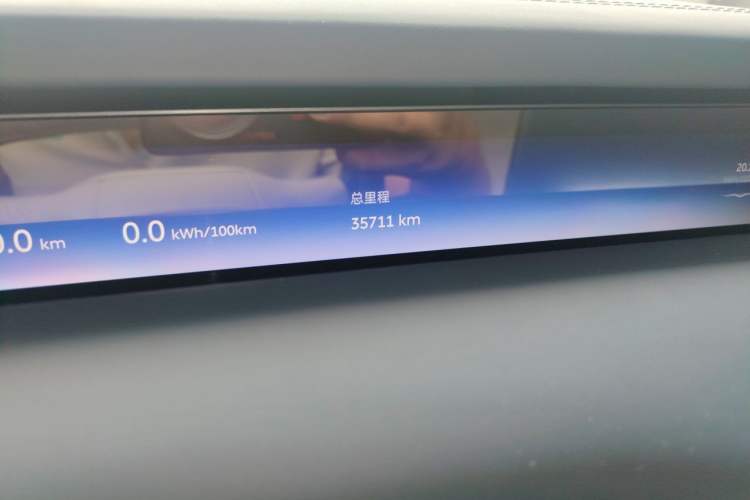 Used Nio ET9 2025 100kWh First-Edition Limited Edition Odometer Close Up