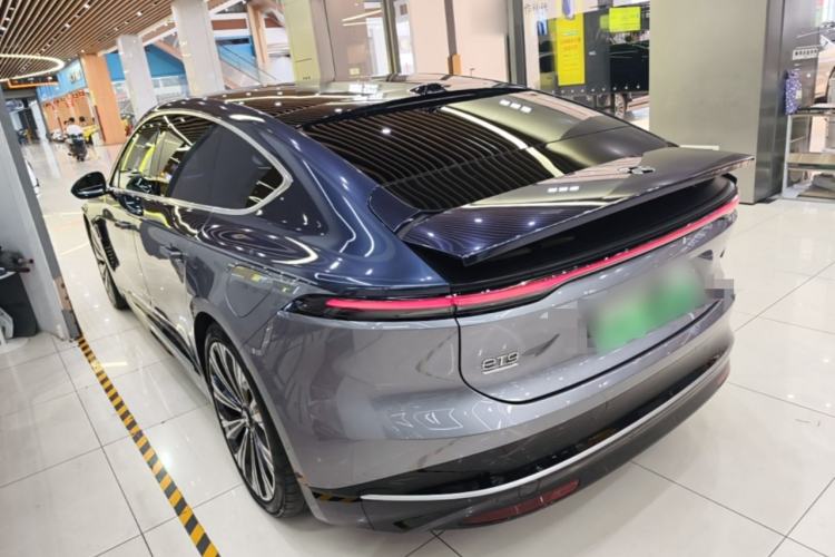 Used Nio ET9 2025 100kWh Signature Edition Rear Left 45 Deg
