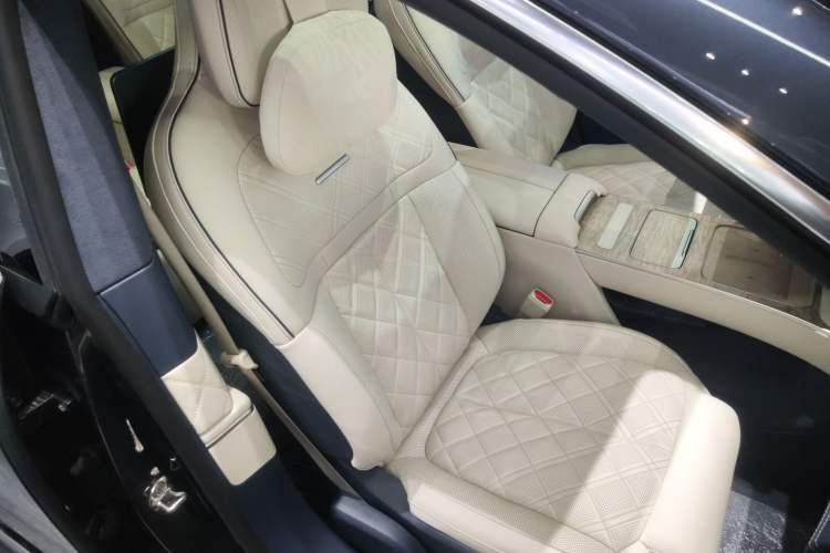 Used Nio ET9 2025 100kWh Signature Edition Right Front Seat