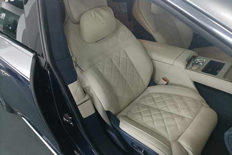 Used Nio ET9 2025 100kWh Signature Edition Right Front Seat
