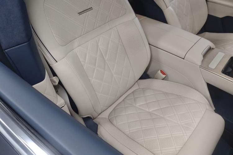 Used Nio ET9 2025 100kWh Signature Edition Right Front Seat