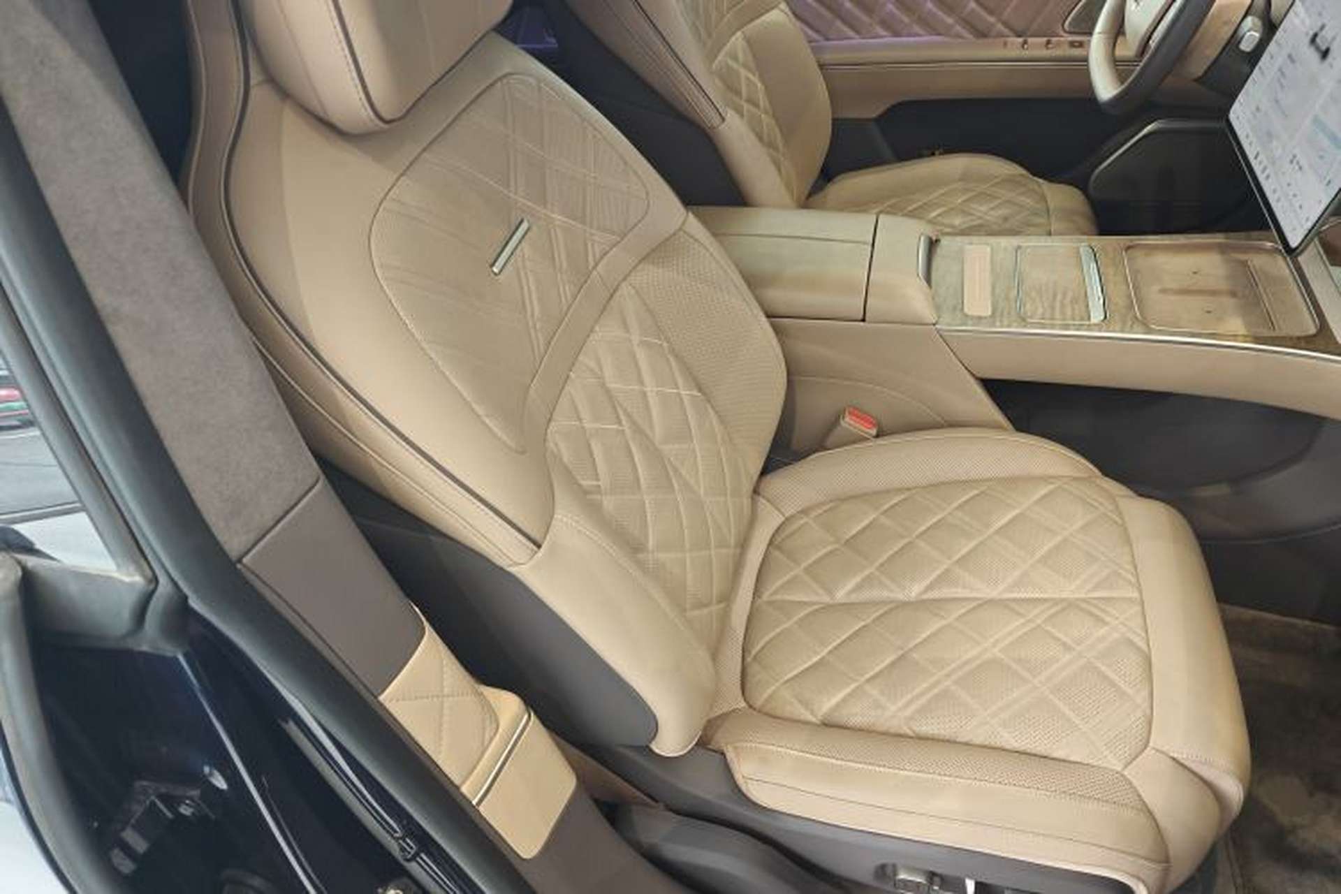 Used Nio ET9 2025 100 kWh Right Front Seat