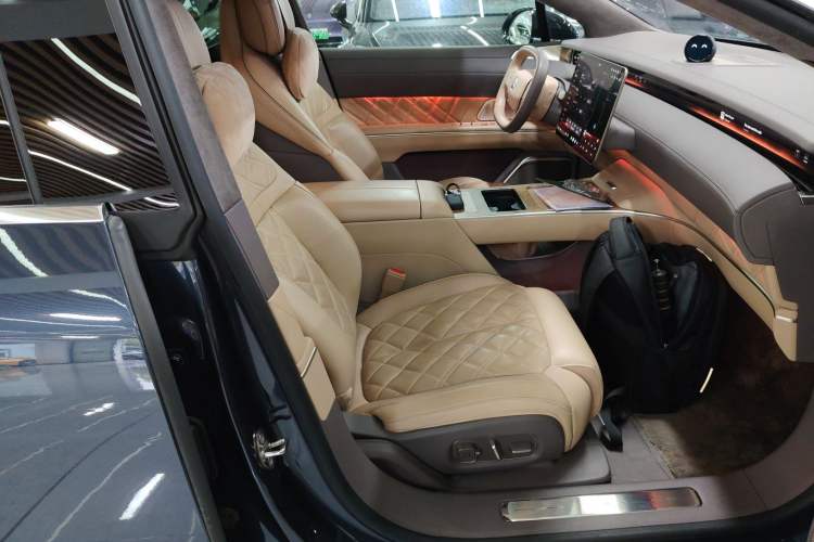 Used Nio ET9 2025 100kWh Signature Edition Right Front Seat