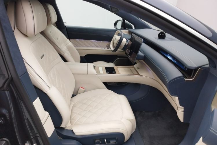 Used Nio ET9 2025 100kWh Signature Edition Right Front Seat