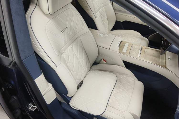 Used Nio ET9 2025 100kWh Signature Edition Right Front Seat