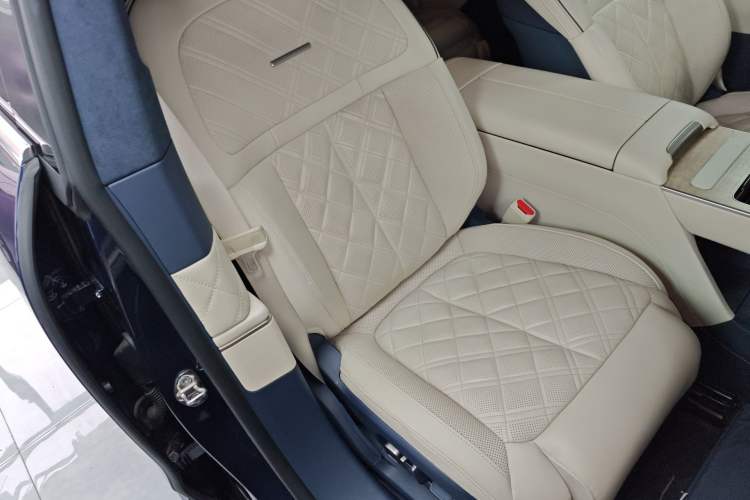 Used Nio ET9 2025 100kWh Signature Edition Right Front Seat