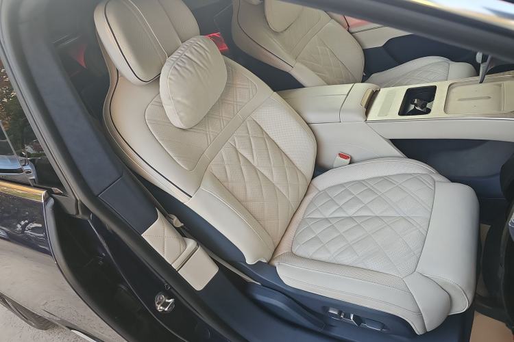 Used Nio ET9 2025 100kWh Signature Edition Right Front Seat