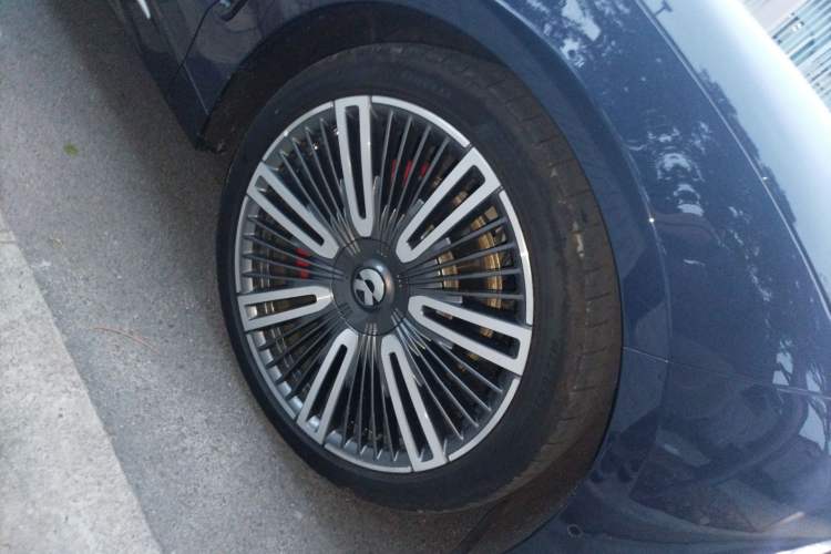 Used Nio ET9 2025 100kWh First-Edition Limited Edition Right Front Wheel Hub