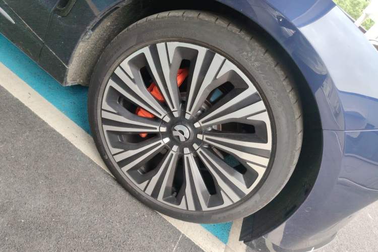 Used Nio ET9 2025 100kWh First-Edition Limited Edition Right Front Wheel Hub