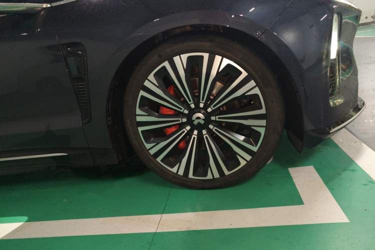 Used Nio ET9 2025 100kWh First-Edition Limited Edition Right Front Wheel Hub