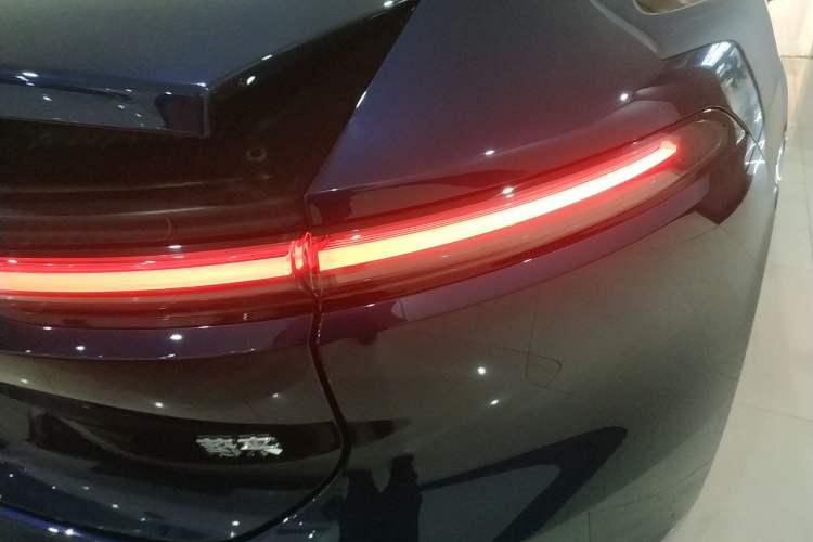 Used Nio ET9 2025 100kWh Signature Edition Right Rear Taillight