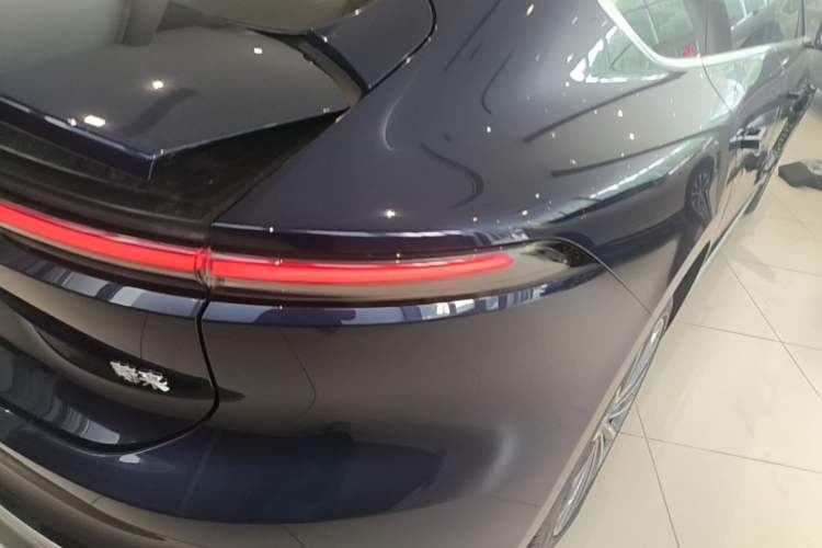 Used Nio ET9 2025 100 kWh Right Rear Taillight