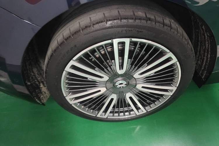 Used Nio ET9 2025 100kWh First-Edition Limited Edition Right Rear Wheel Hub