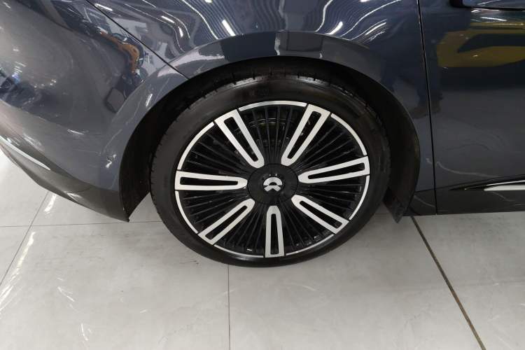 Used Nio ET9 2025 100kWh Signature Edition Right Rear Wheel Hub