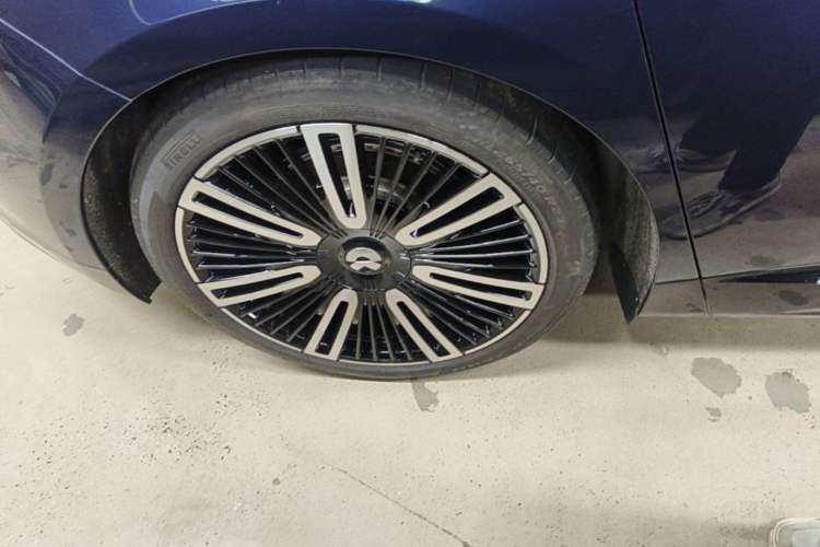 Used Nio ET9 2025 100kWh Signature Edition Right Rear Wheel Hub