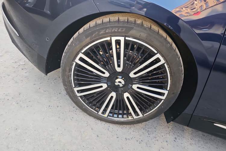 Used Nio ET9 2025 100kWh Signature Edition Right Rear Wheel Hub