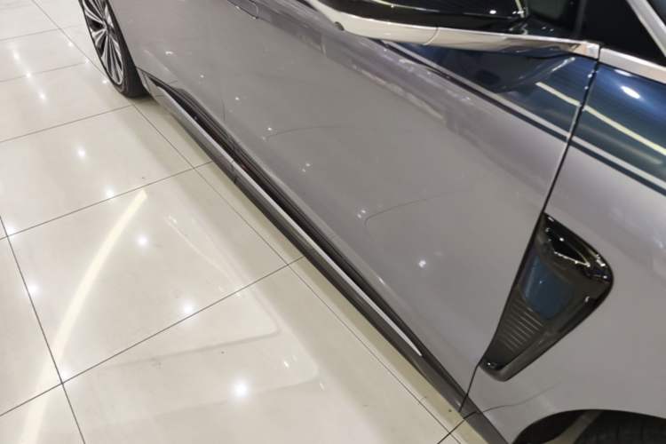 Used Nio ET9 2025 100kWh Signature Edition Right Side Sill