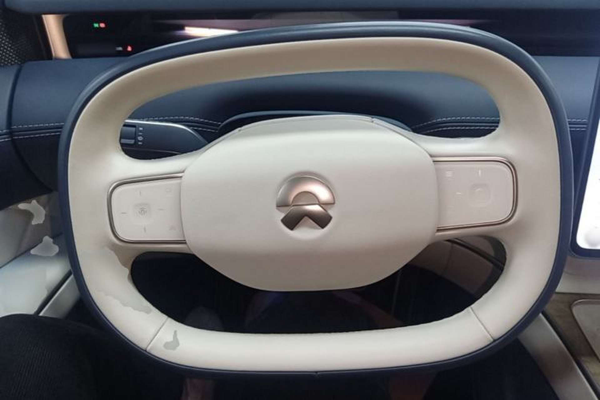 Used Nio ET9 2025 100kWh Signature Edition Steering Wheel