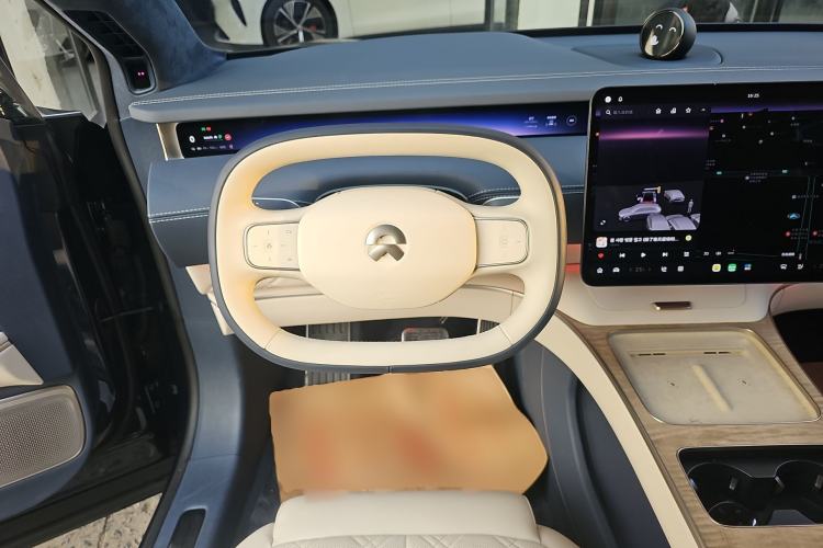 Used Nio ET9 2025 100kWh Signature Edition Steering Wheel