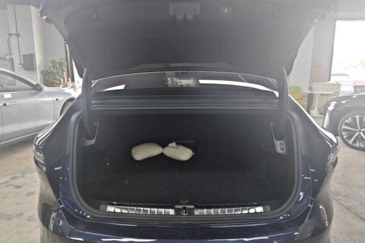 Used Nio ET9 2025 100kWh Signature Edition Trunk
