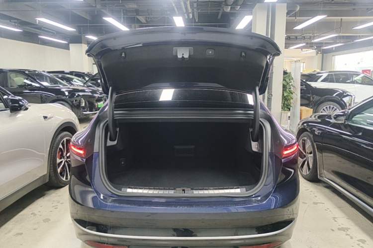Used Nio ET9 2025 100kWh Signature Edition Trunk