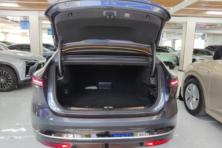 Used Nio ET9 2025 100kWh Signature Edition Trunk