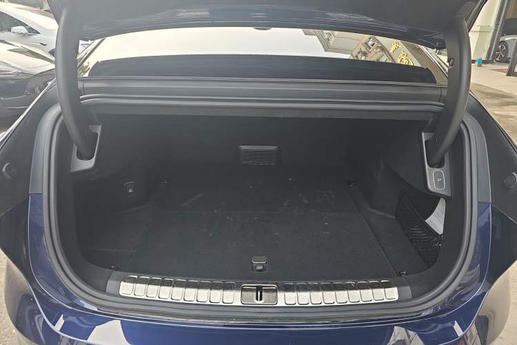 Used Nio ET9 2025 100kWh Signature Edition Trunk